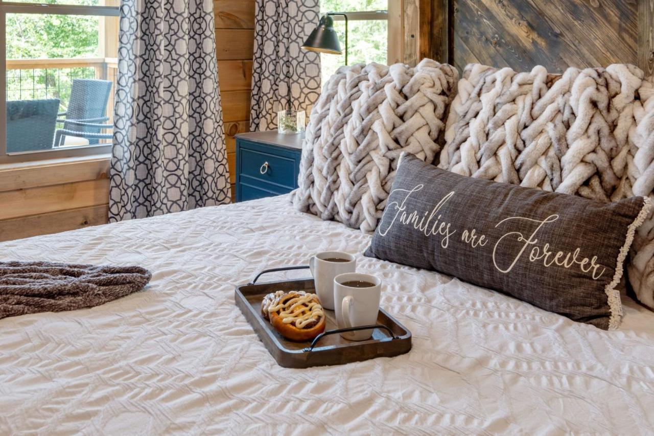 New / 3 King Suites / Sleeps12 / View / 5 Mi To Pf / Hot Tub Sevierville Exteriér fotografie