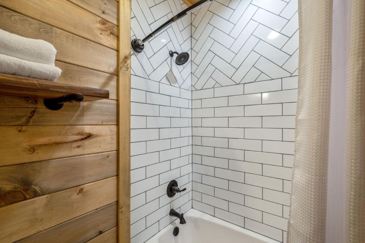 New / 3 King Suites / Sleeps12 / View / 5 Mi To Pf / Hot Tub Sevierville Exteriér fotografie