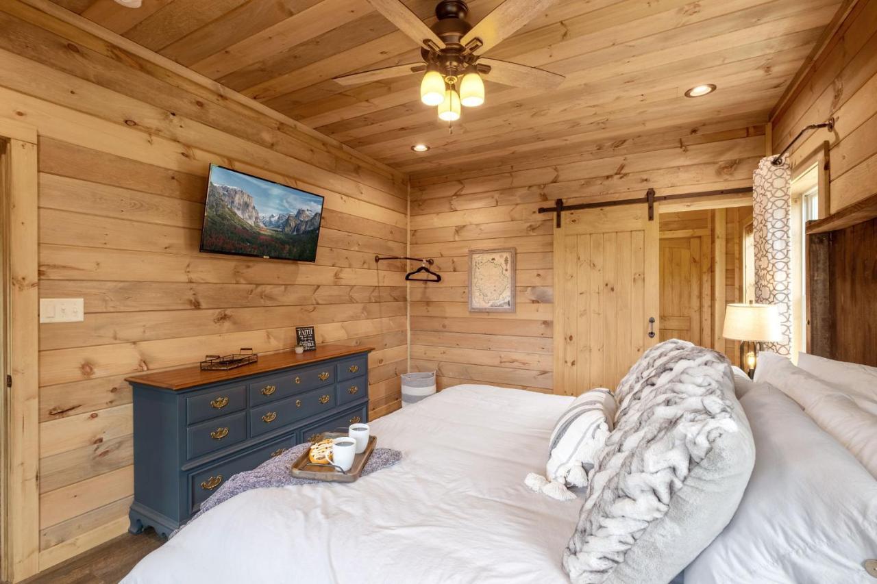 New / 3 King Suites / Sleeps12 / View / 5 Mi To Pf / Hot Tub Sevierville Exteriér fotografie