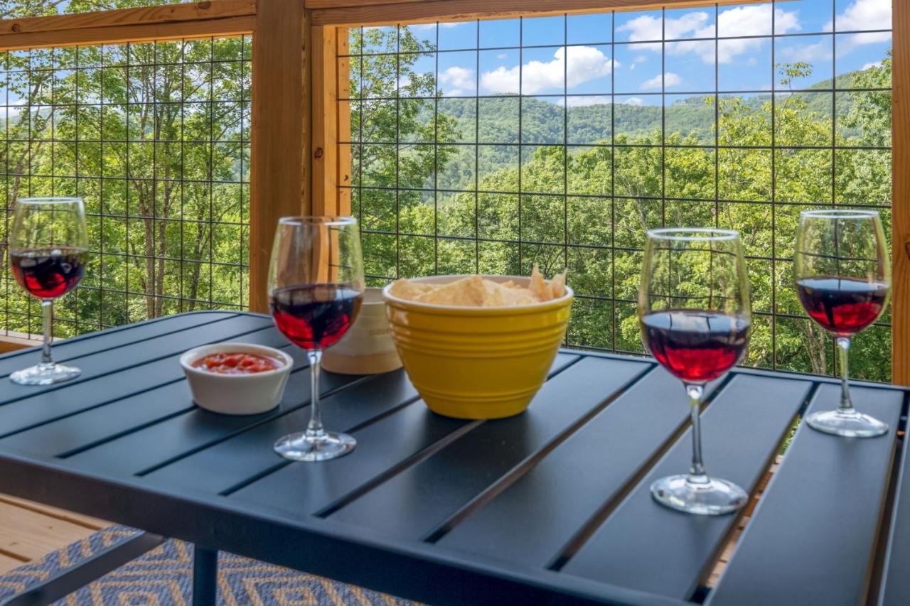 New / 3 King Suites / Sleeps12 / View / 5 Mi To Pf / Hot Tub Sevierville Exteriér fotografie