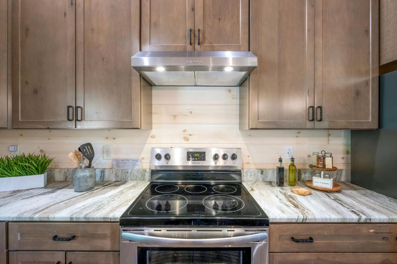 New / 3 King Suites / Sleeps12 / View / 5 Mi To Pf / Hot Tub Sevierville Exteriér fotografie