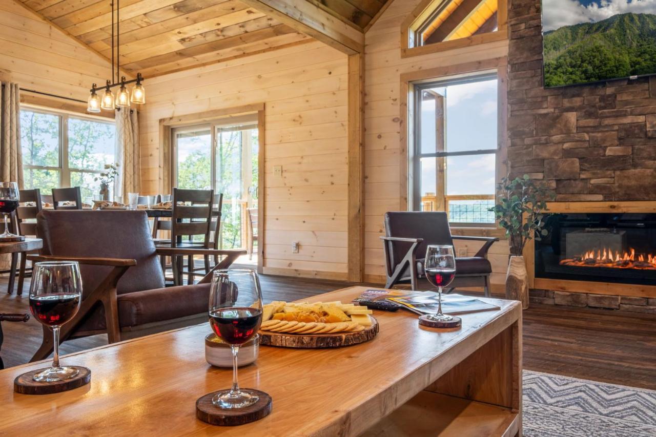 New / 3 King Suites / Sleeps12 / View / 5 Mi To Pf / Hot Tub Sevierville Exteriér fotografie