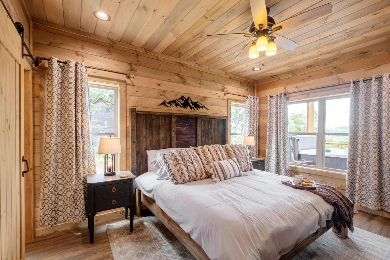 New / 3 King Suites / Sleeps12 / View / 5 Mi To Pf / Hot Tub Sevierville Exteriér fotografie